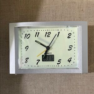 Vintage Silver Quartz Wall Clock
